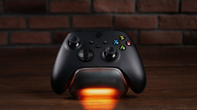 8BitDo Charging Dock for Xbox wireless controllers has a helpful LED charging indicator