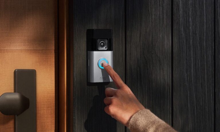 Useful housewarming gifts: 9 smart home security products