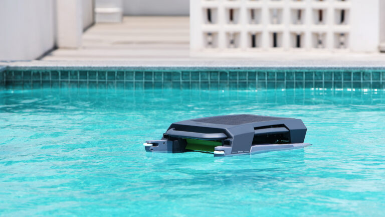 P1 Dual Energy Solar and DC Charging Robotic Pool Skimmer from Anpool on Gadget Flow