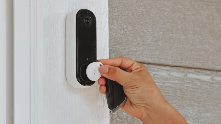 Arlo Security Tag key fob simplifies your home entry with a single NFC-enabled tap