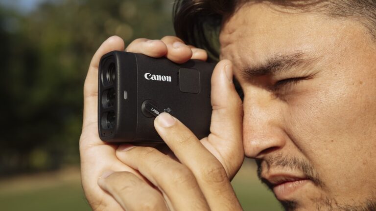 Canon PowerShot GOLF Digital Laser Rangefinder gives you accurate distance measurements