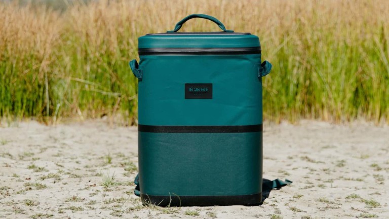 Igloo Reactor 24-Can Backpack has insulation to keep drinks & food cold for up to 2 days