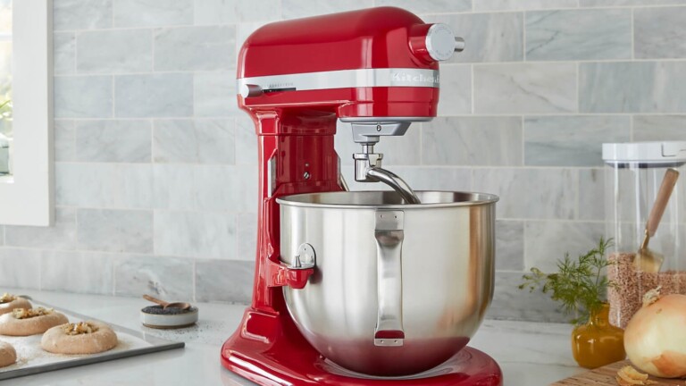 KitchenAid 7 Quart Bowl-Lift Stand Mixer comes with redesigned premium touchpoints