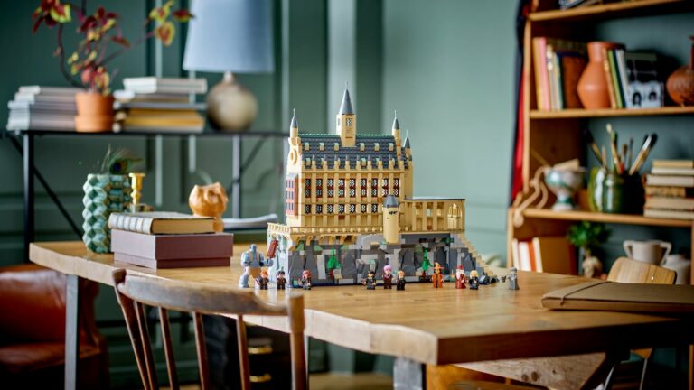 LEGO Hogwarts Castle building set helps you create magical adventures in the Great Hall