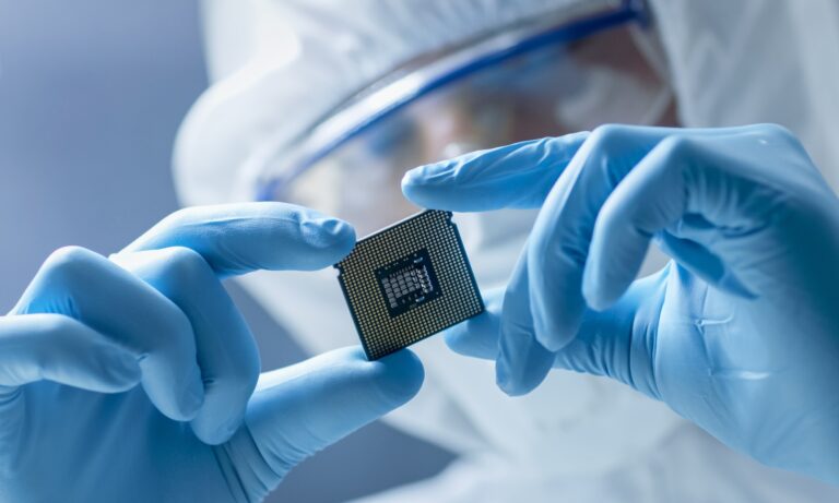 The future of 5G chip integration: high-speed nanomaterial dispensing