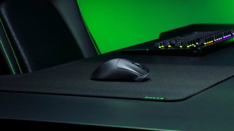 Razer DeathAdder V3 HyperSpeed wireless ergonomic esports mouse offers comfort, precision