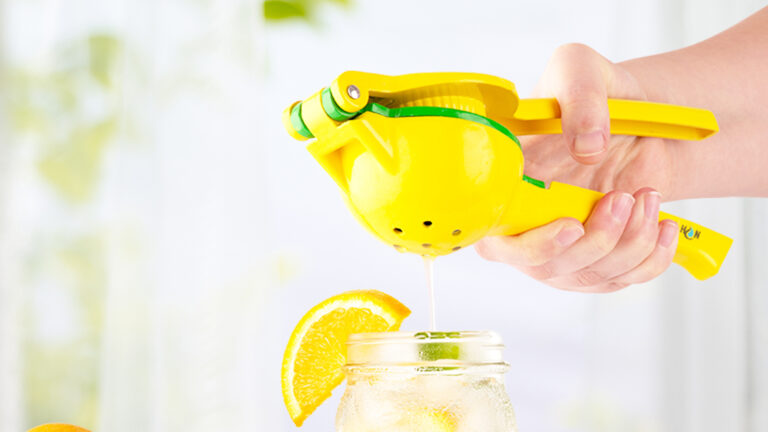 Zulay Kitchen Metal 2-in-1 Lemon Squeezer has a sturdy design for maximum extraction of juice